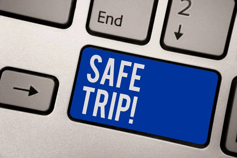 30+ cybersecurity tips for travelers